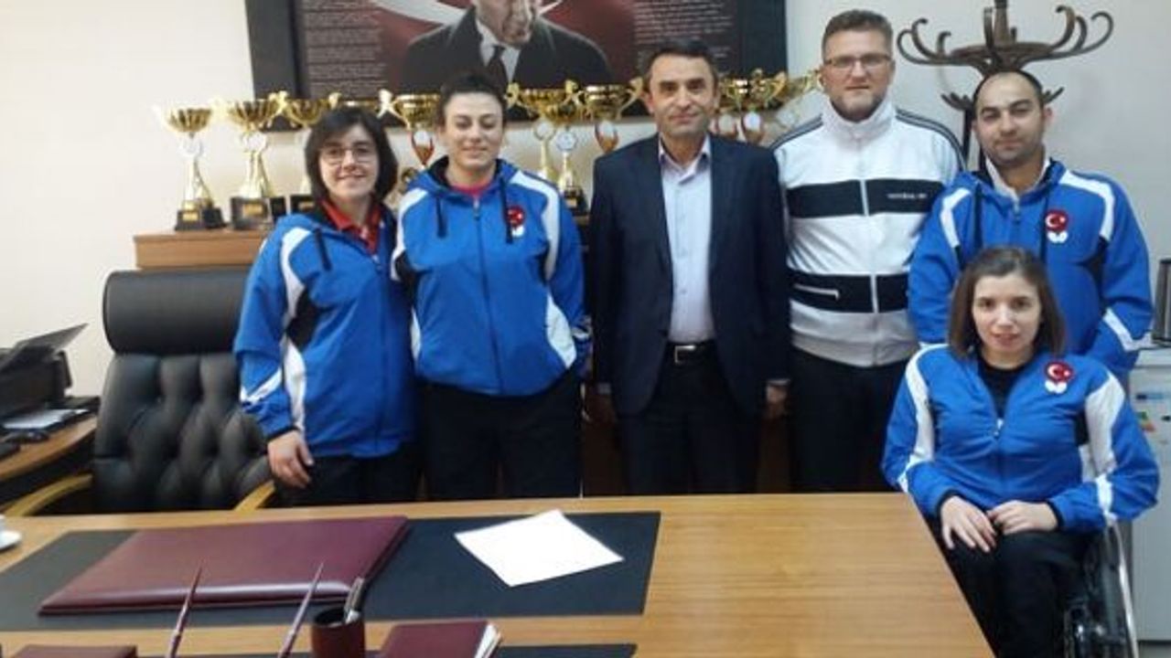 Çorum'da kampa giren milli sporcular okula gitti! Hedefte dünya şampiyonluğu var