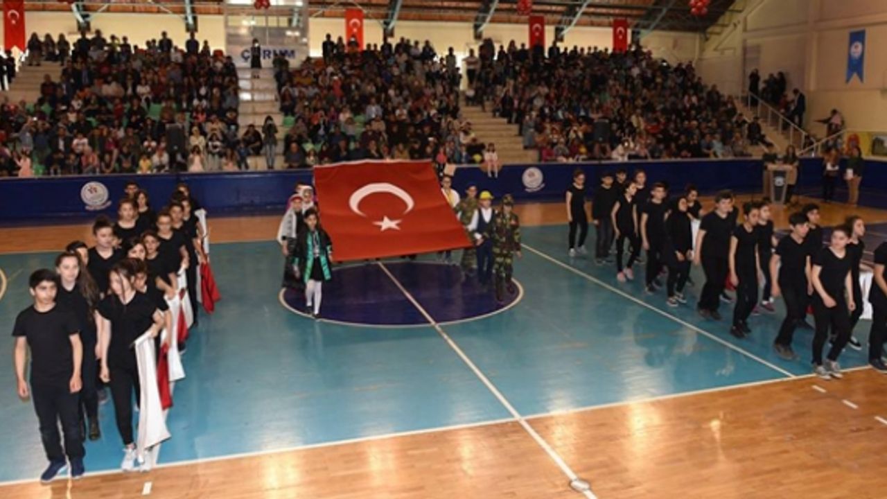 23 Nisan'a coşkulu kutlama