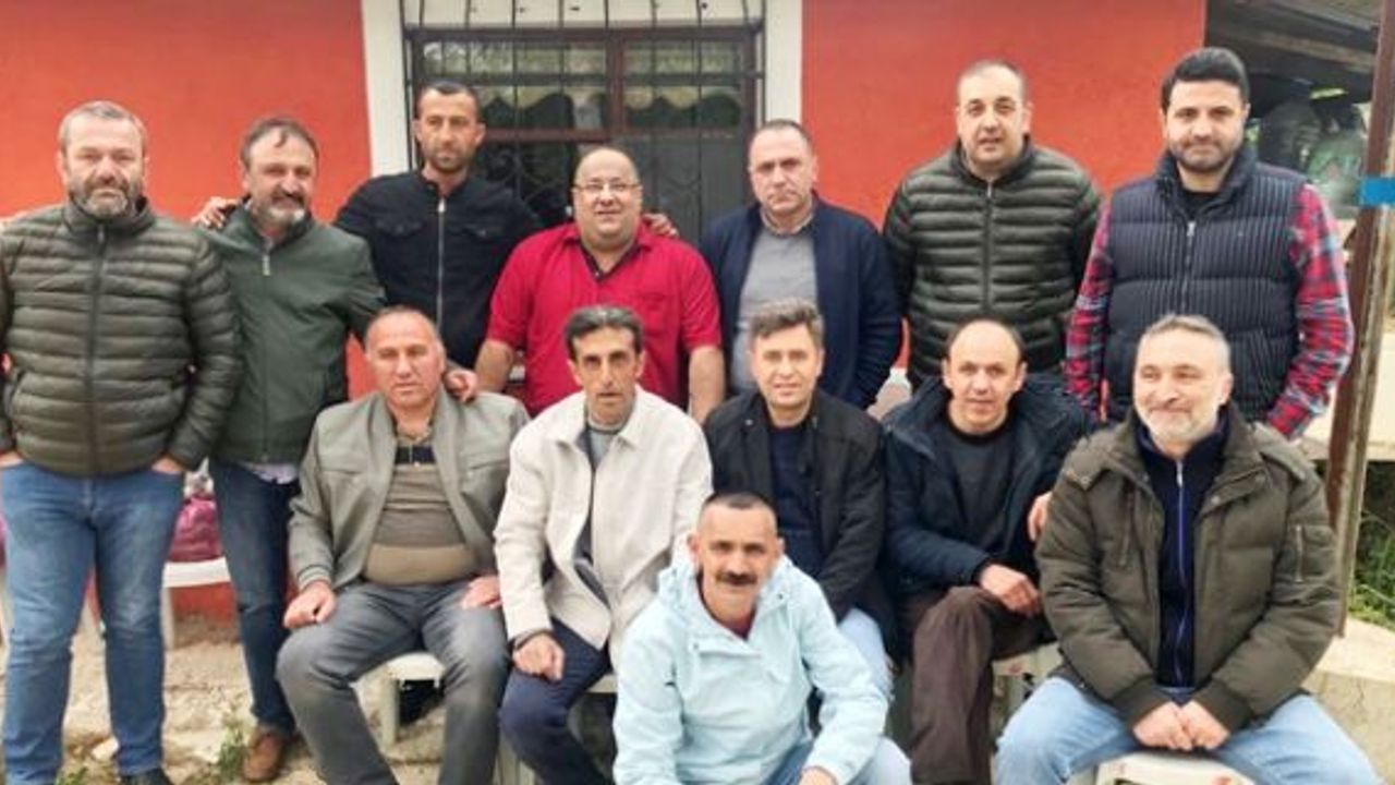 Şırnak'ta omuz omuza görev yapmışlardı. Çorum'daki bu köyde 23 yıl sonra bir araya geldiler