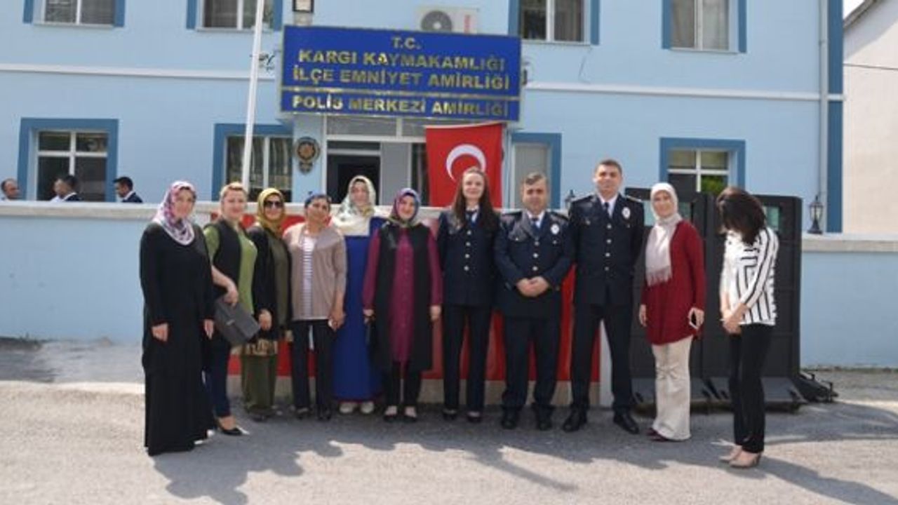 Çorum'da AK Parti Kadın Kollarından emniyete ziyaret! Teşkilatın 173. yılı kutlandı