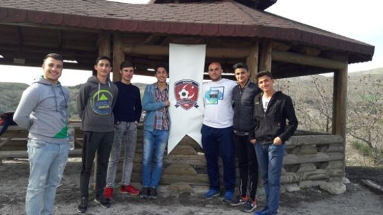 Pist sezonu öncesi soluğu doğada aldılar! Genç sporcular enerji depoladı