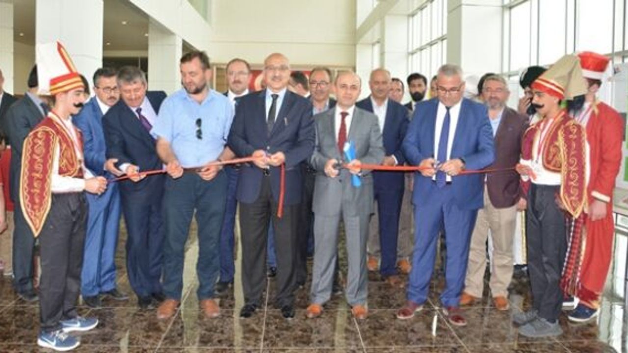TÜBİTAK 4006 Bilim Fuarına yoğun ilgi