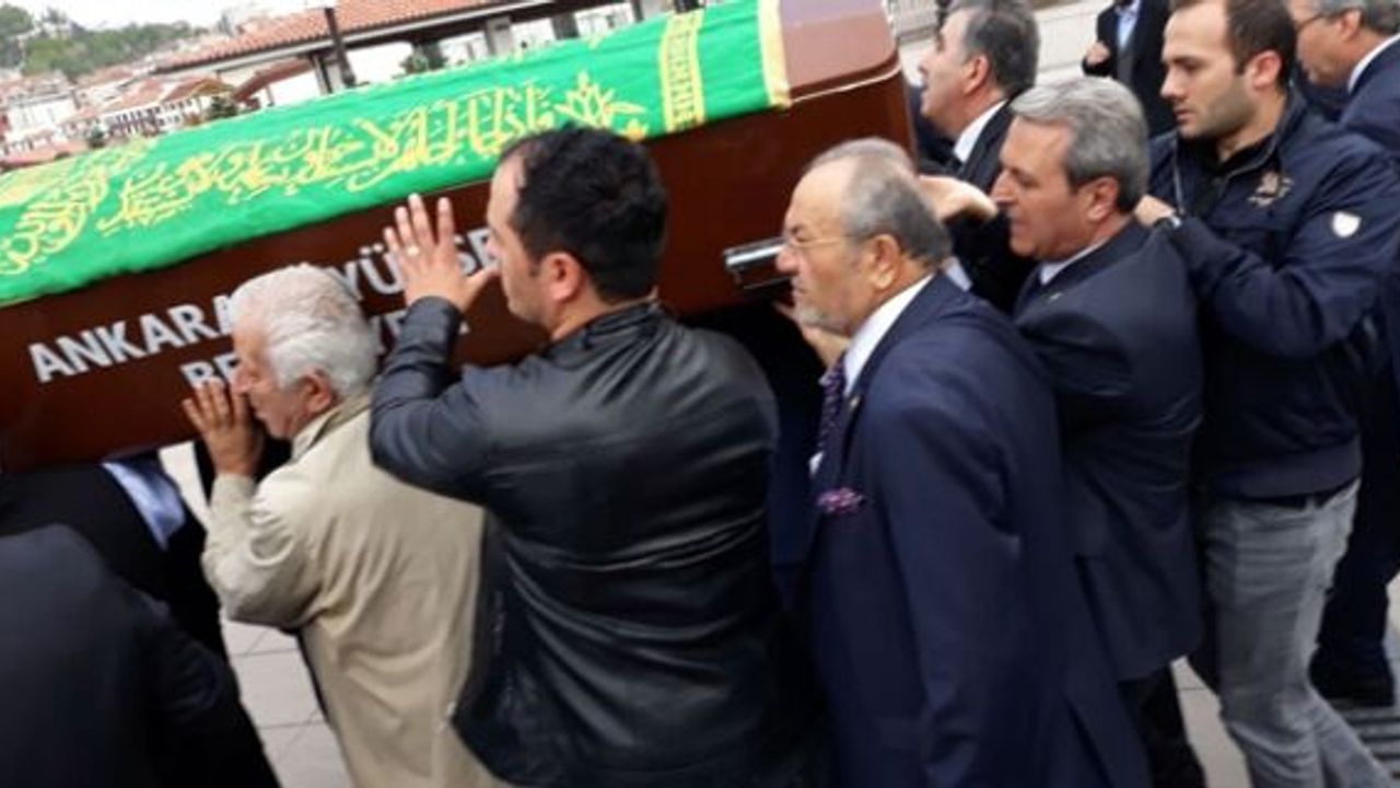 Uslu, Cevat Ayhan'ın cenaze namazına katıldı