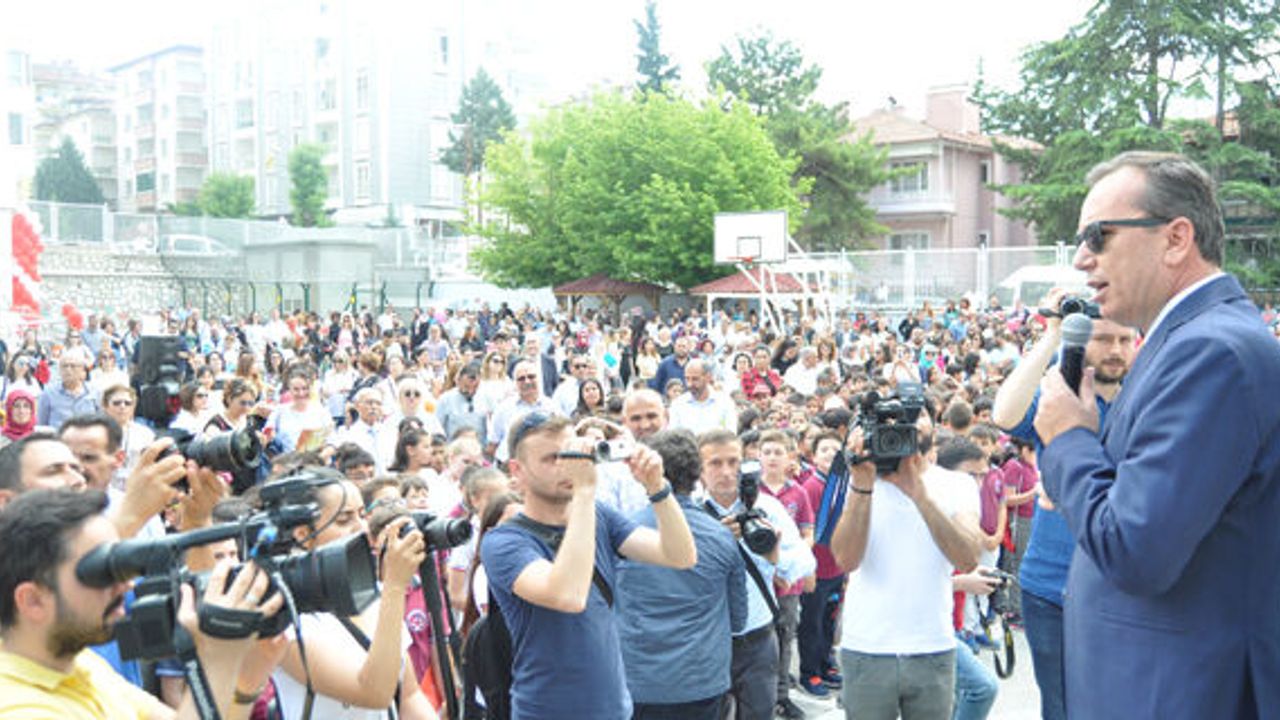 Ceylan, miniklerin sevincine ortak oldu
