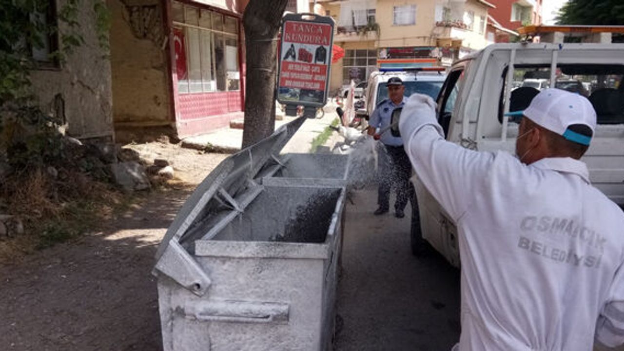 Osmancık’ta çöp konteynırları dezenfekte ediliyor