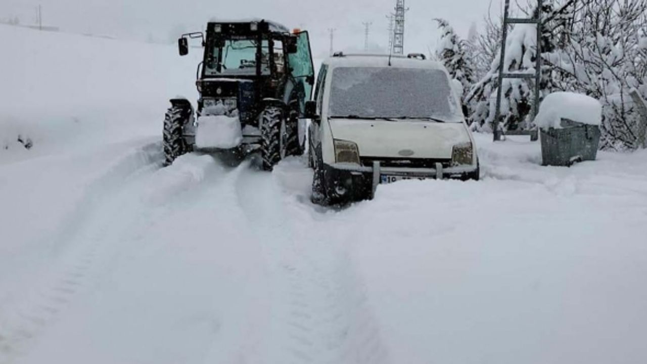 Çorum'a 70 cm kar yağdı, köylüler yardım bekliyor