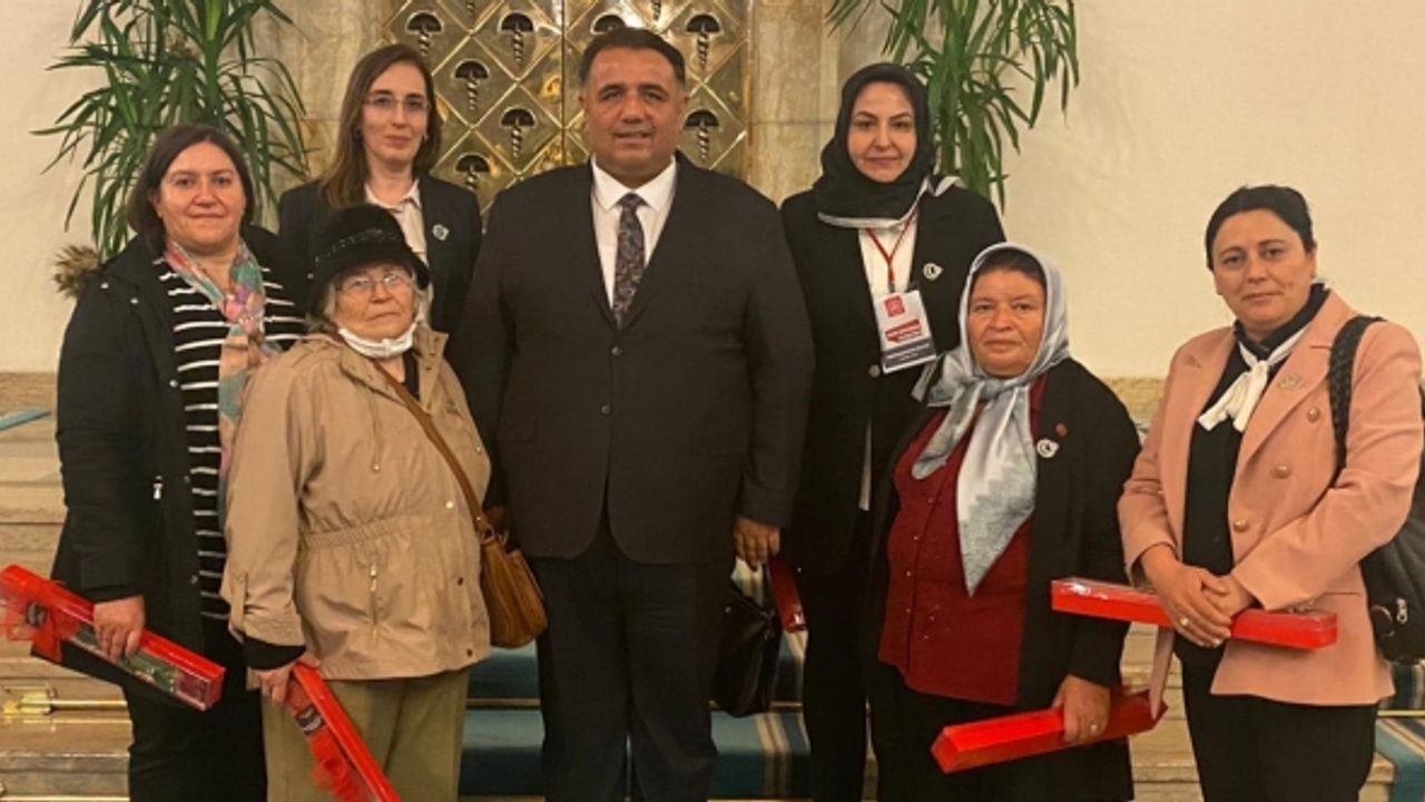 Kadın muhtarları Gazi Meclisi'nde ağırladı