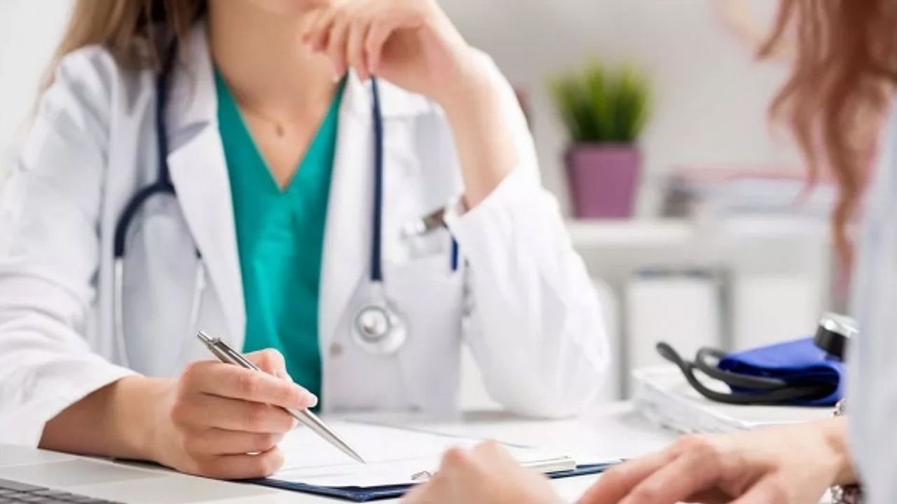 Yüzbinlerce sağlık çalışanı bunu bekliyordu: Maaşlara 5 bin liraya kadar zam