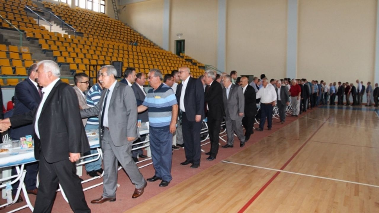 Bayramlaşma töreni Mahmut Atalay Spor Salonu'nda
