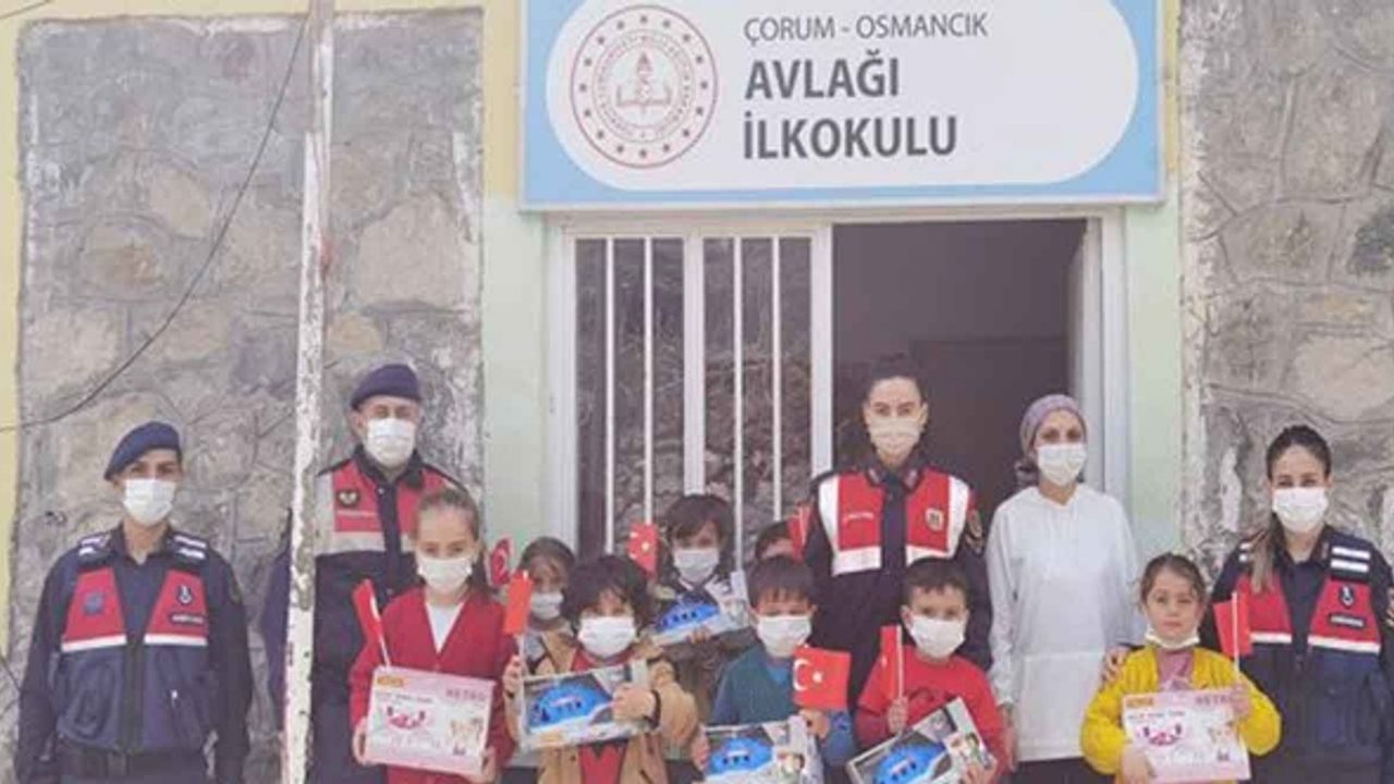 Jandarmadan, Ulusal Egemenlik ve Çocuk Bayramı sürprizi