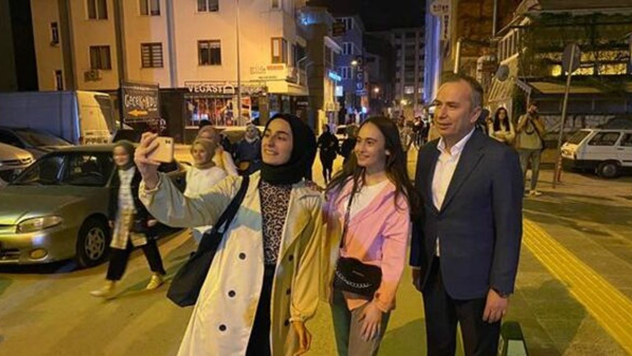 Milletvekili Ceylan gençlerle sahurda buluştu: Bizim en büyük güvencemiz gençlerimiz