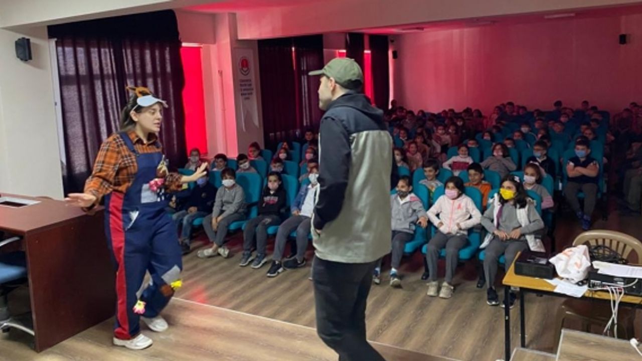 Orman sevgisi tiyatro gösterisi ile anlatıldı