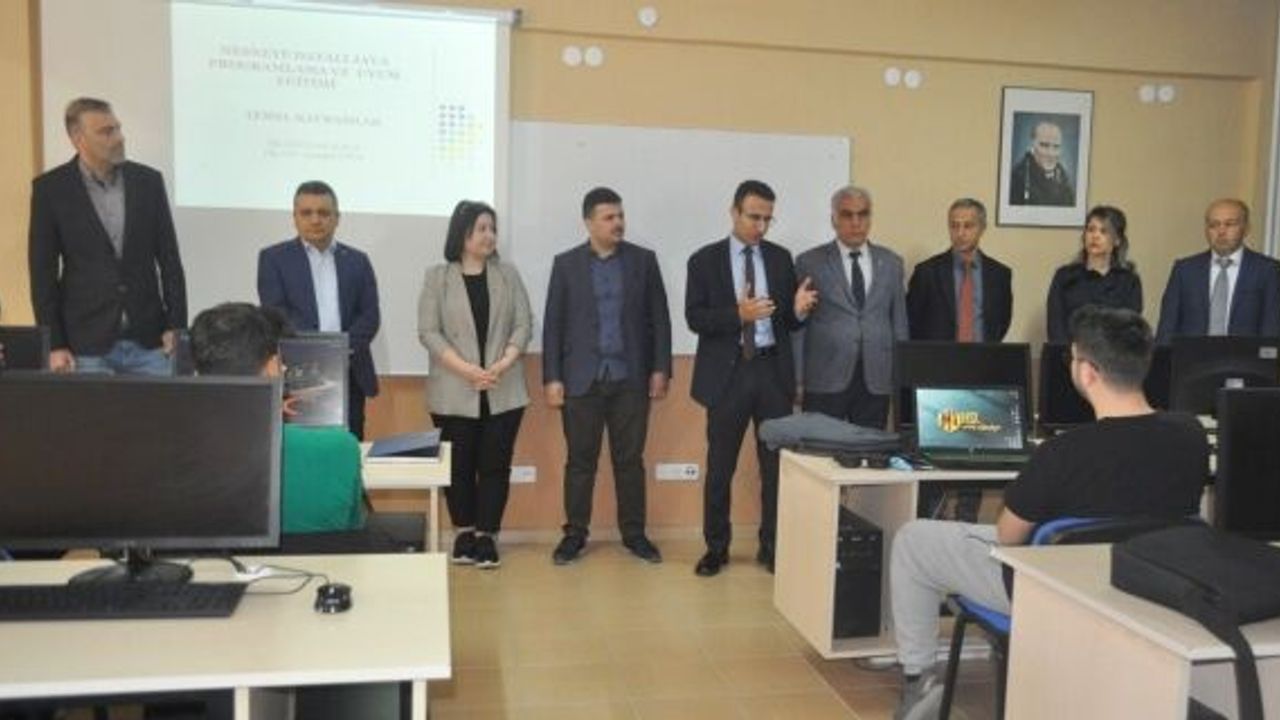 Nesneye Dayalı Programlama- Java yazılım kursu başladı