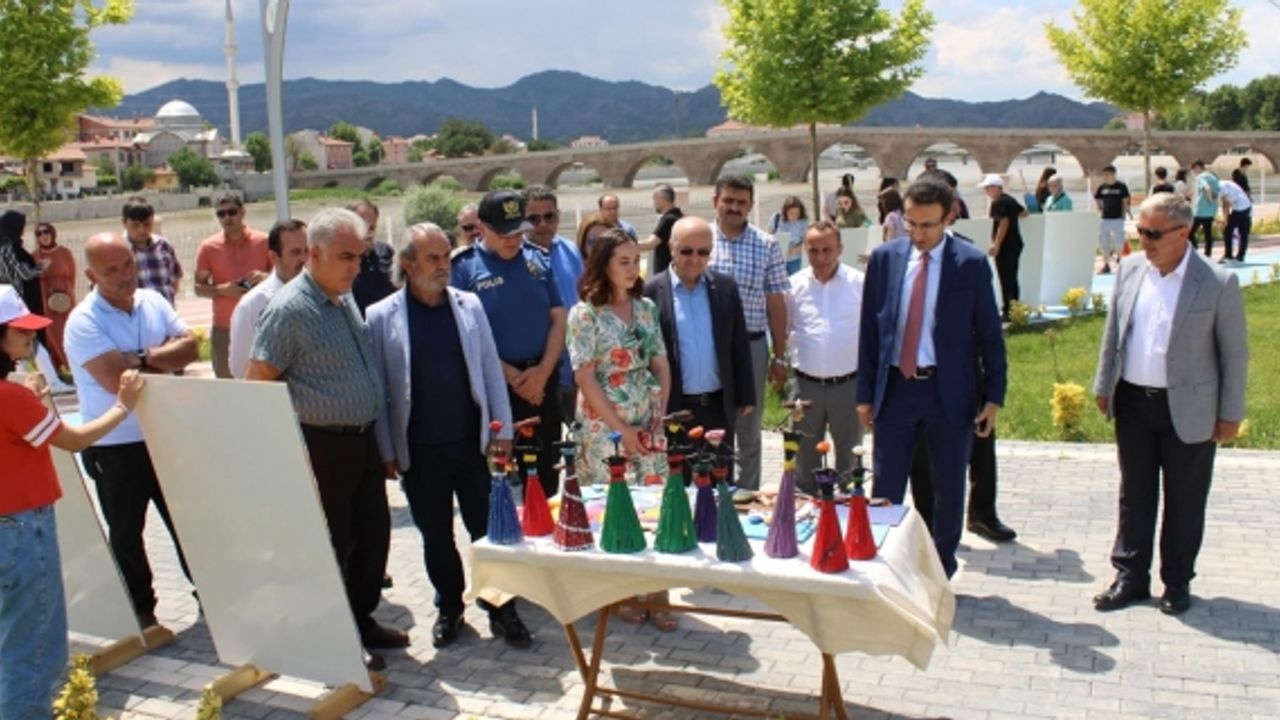 Görsel Sanatlar Yılsonu Sergisi beğenildi