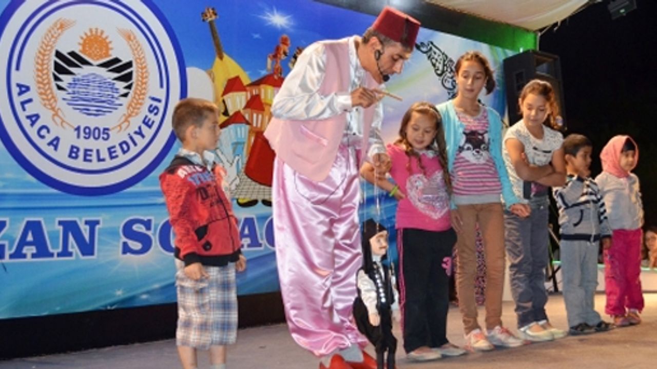 Alaca'da Hayat Ramazan Sokağında Devam Ediyor