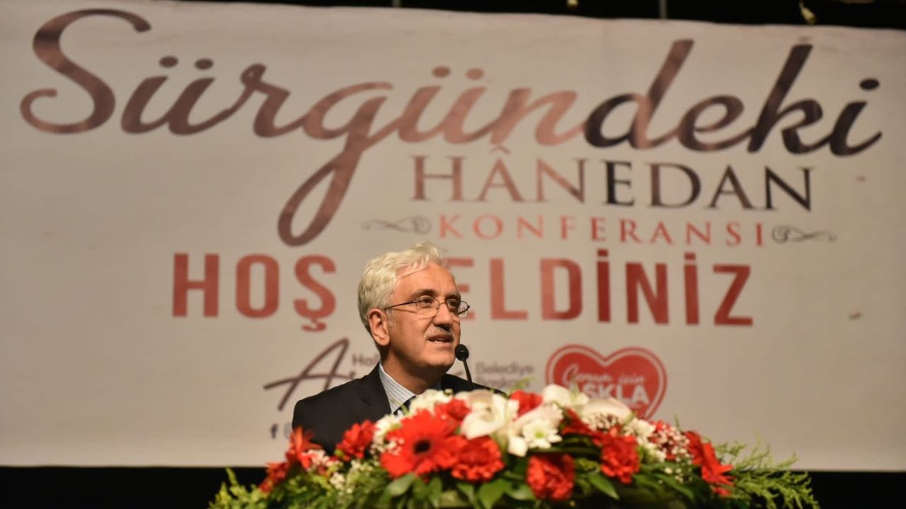 Prof. Dr. Ekinci, Osmanlı hanedanının sürgününü anlattı