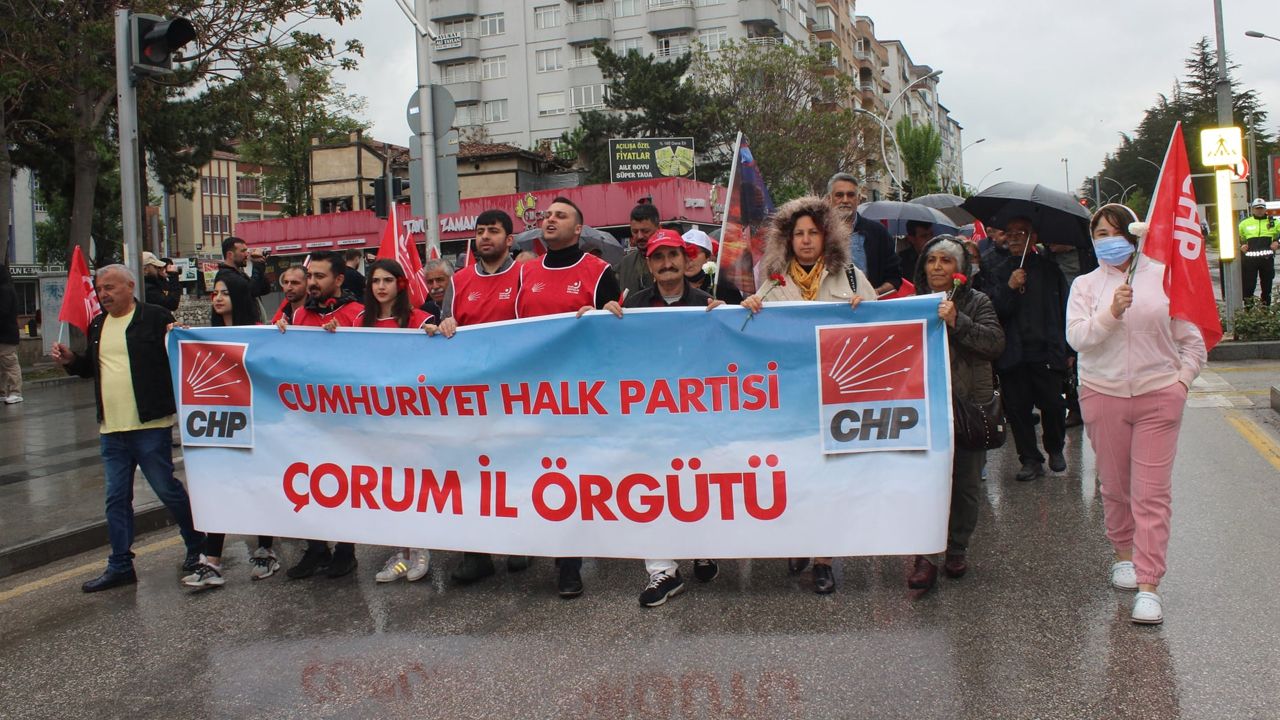 CHP'dcn 1 Mayıs'a kitlesel katılım