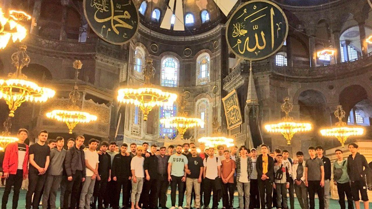 TÜGVA gençleri İstanbul’u gezdi