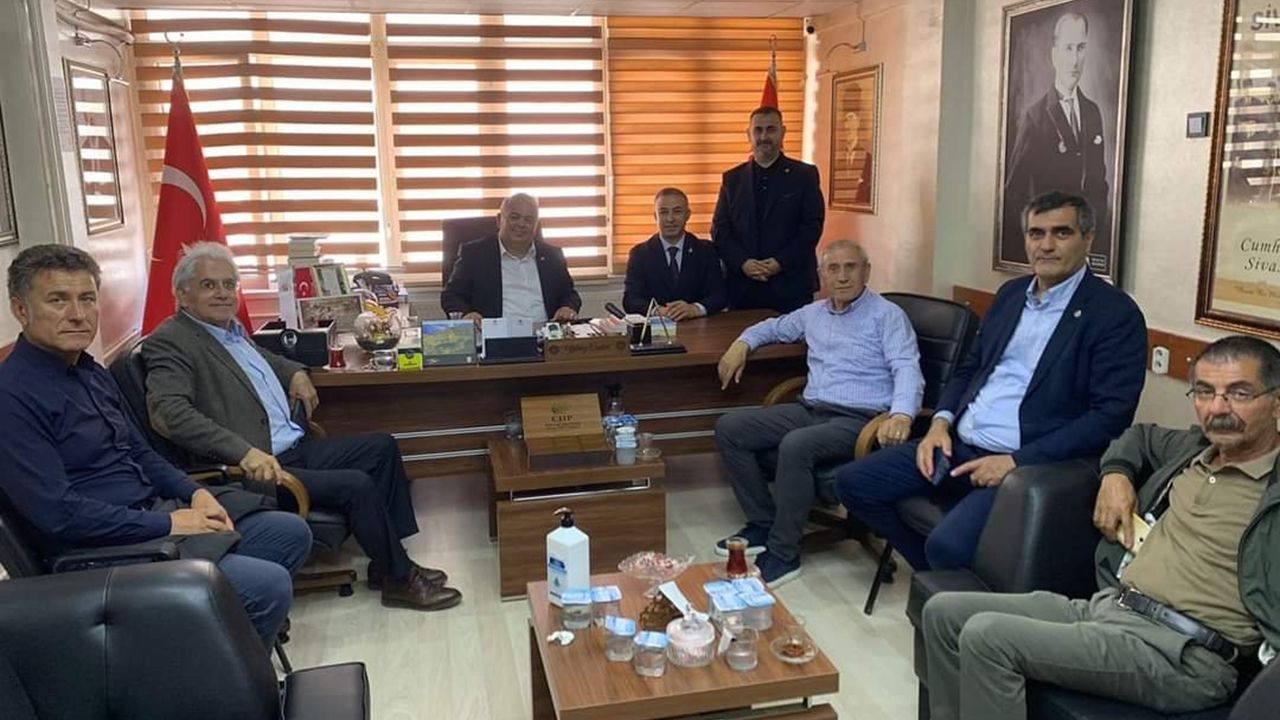 Mehmet Tahtasız'dan CHP Sivas İl Başkanlığına ziyaret