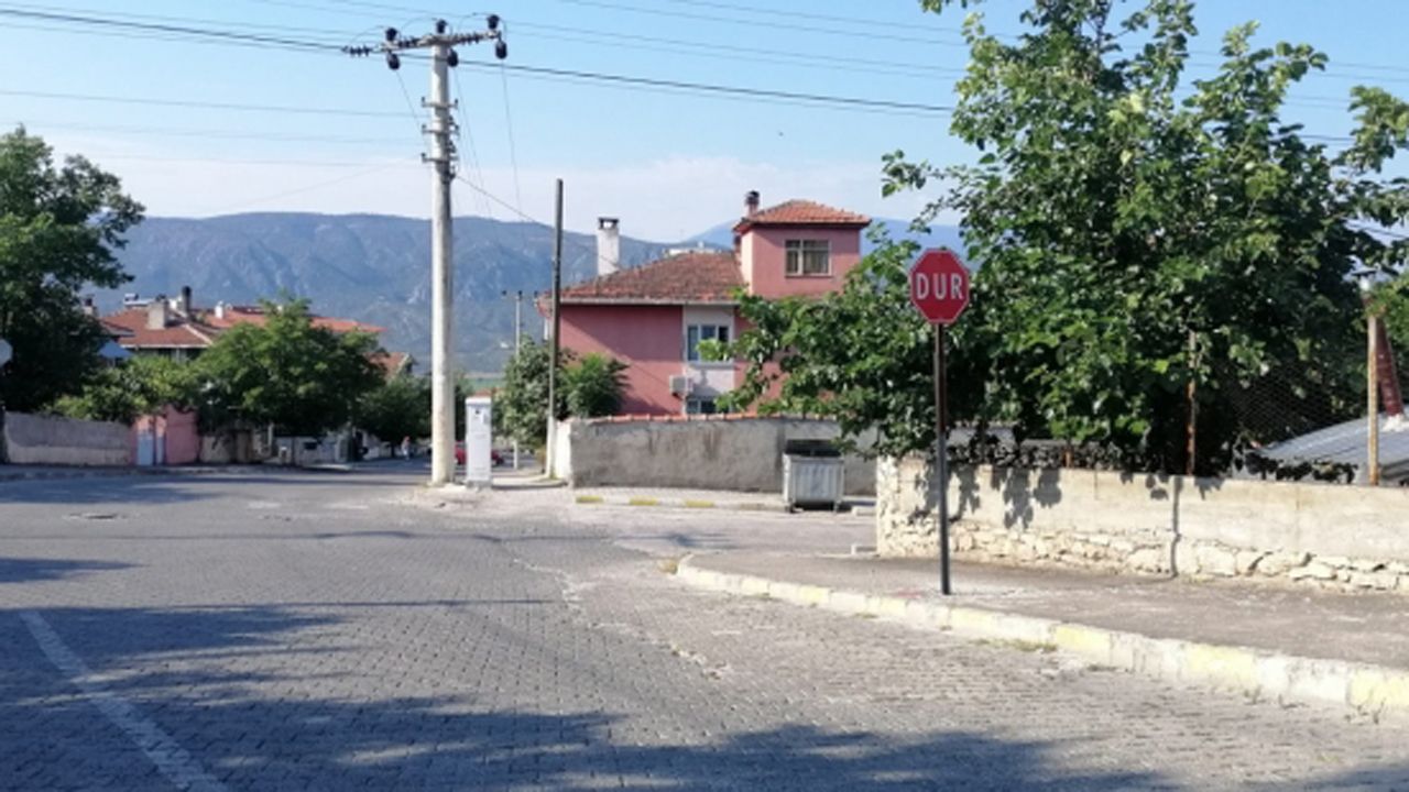 Kargı'da şehir içi trafik levhaları takıldı