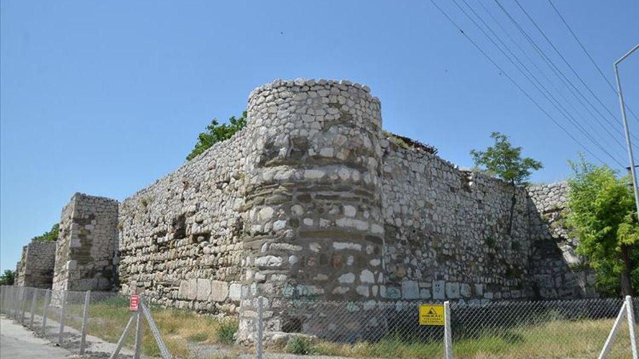 Tarihi Çorum Kalesi’nin restorasyon projesi tamamlandı