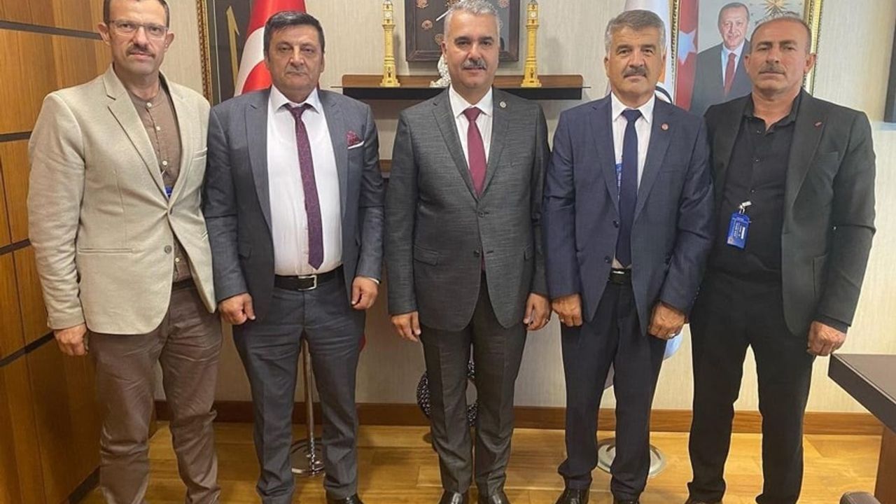 Osmancık esnaf temsilcilerinden Çorum Milletvekillerine hayırlı olsun ziyareti