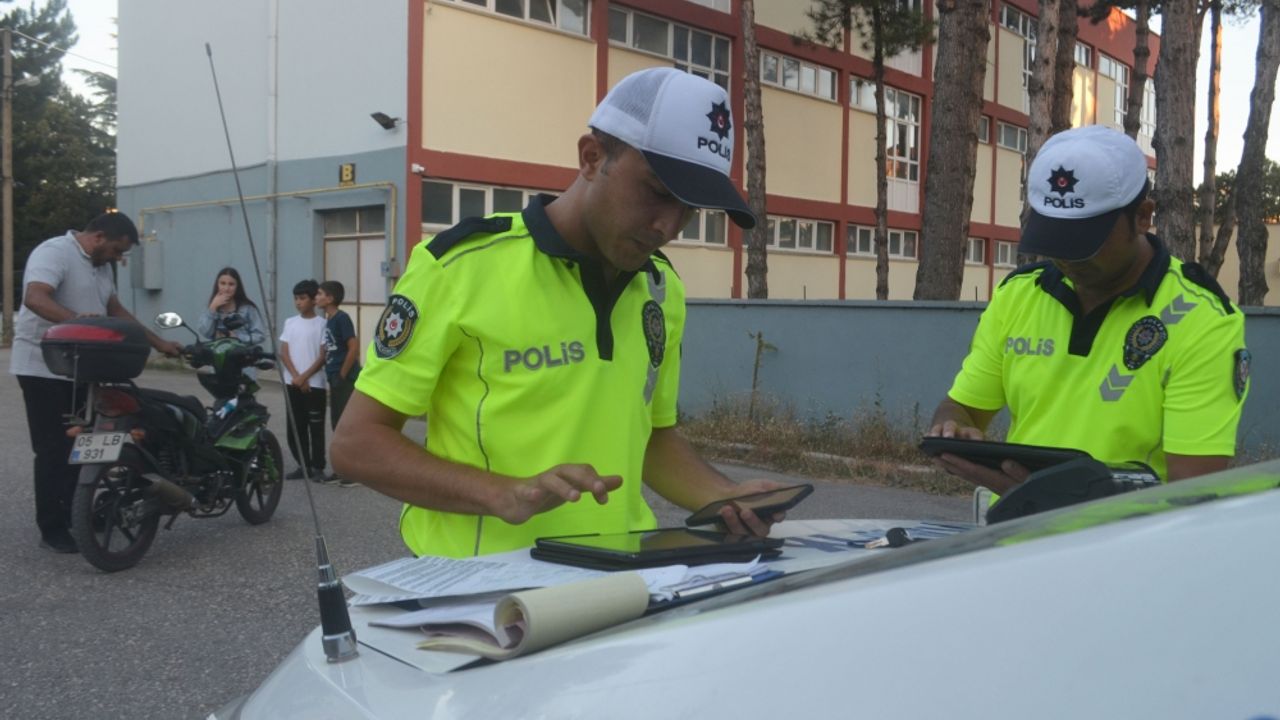Amasya'da abartı egzoz ve motosiklet denetiminde 65 sürücüye para cezası uygulandı