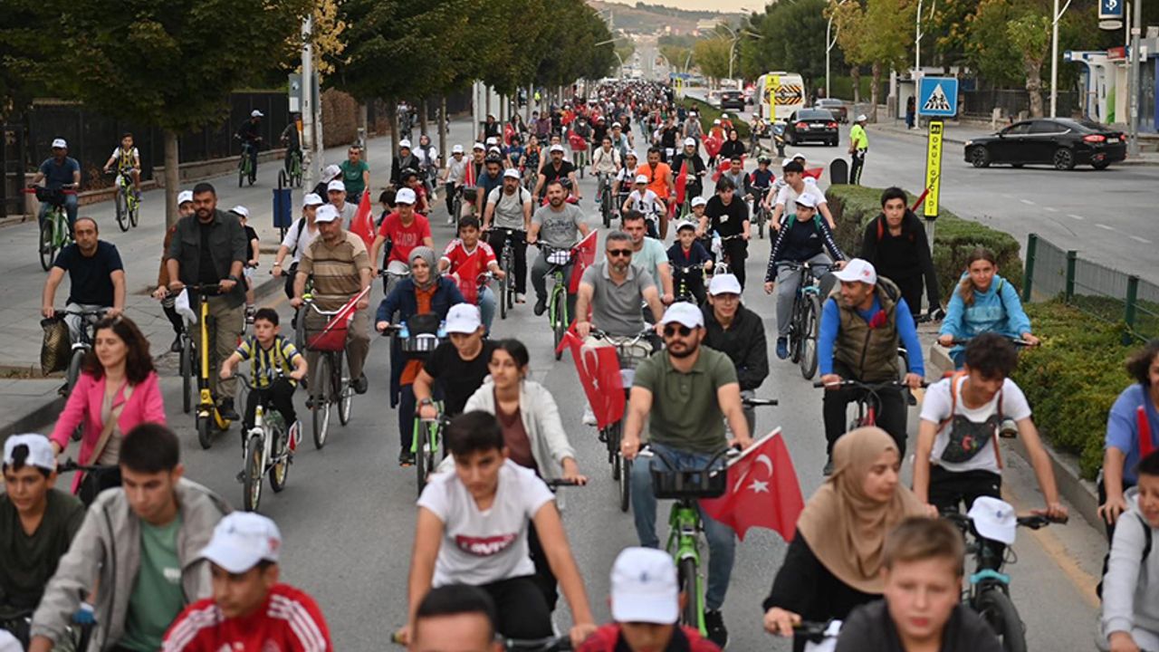 Çorum Belediyesi bisikletle şehir turu düzenledi