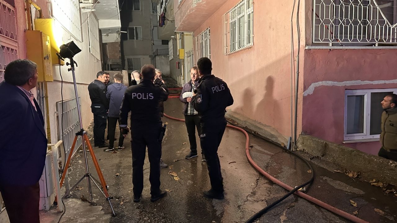 Samsun'da kundaklama iddiasıyla çıkan yangında iki daire kullanılamaz hale geldi