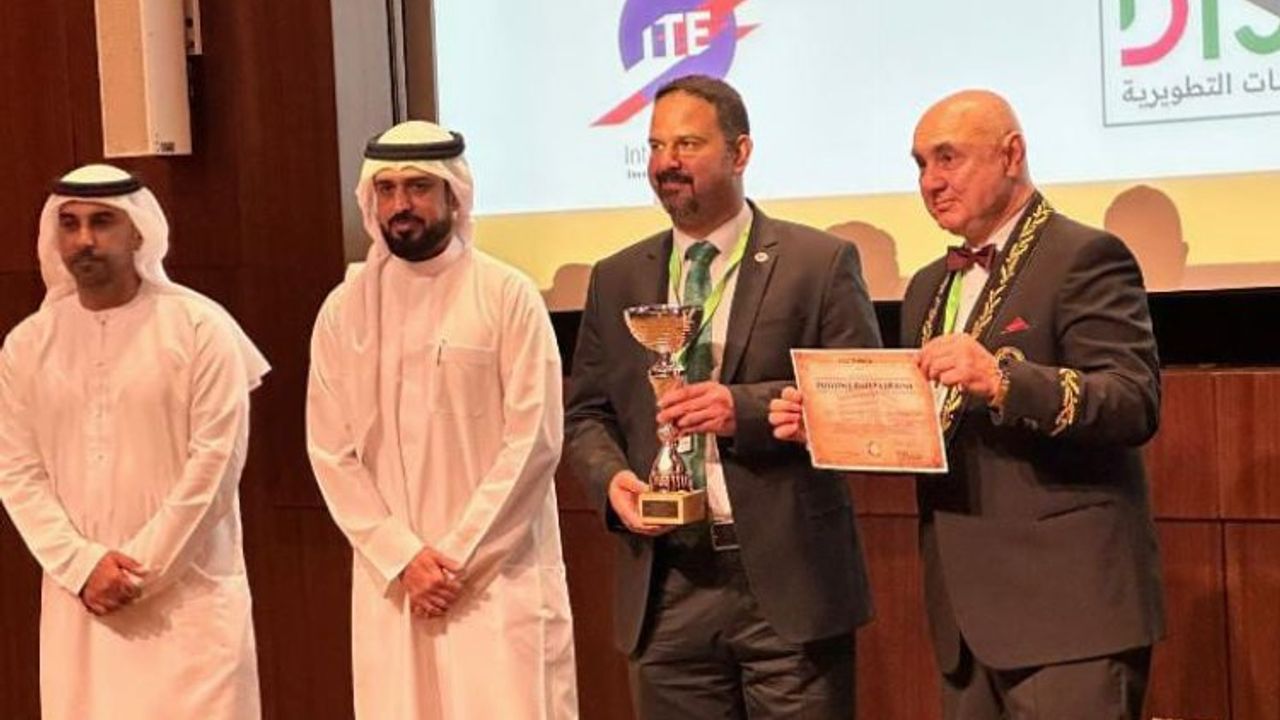 Dubai İcatlar Festivali'nde Dr. Fojlaley'e ödül