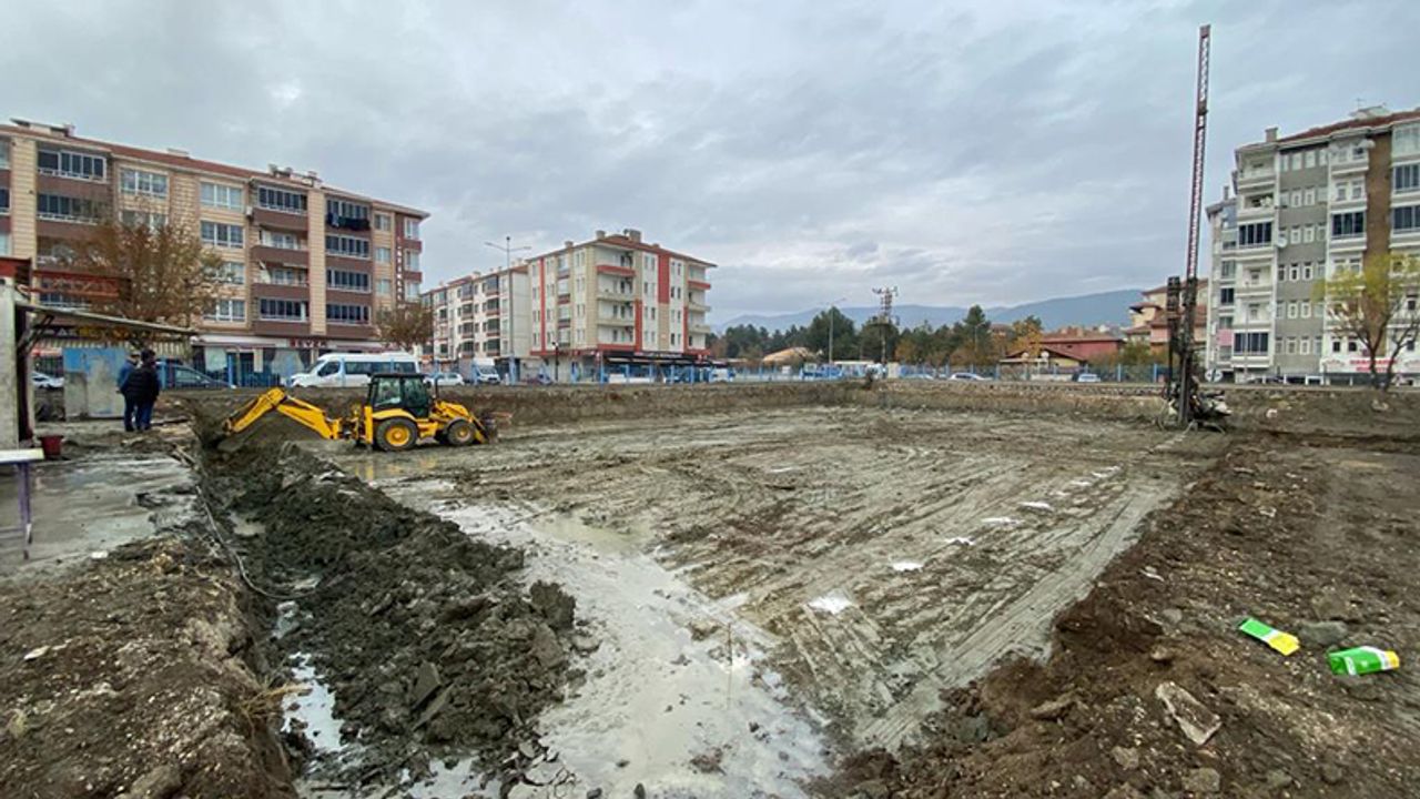 Cumhuriyet Anadolu Lisesi'nin inşaatına başlandı