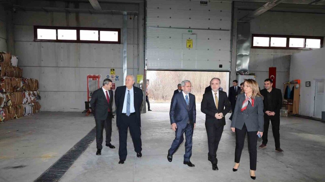 Niğde Ömer Halisdemir Üniversitesi’nde ’Sıfır Atık ve Enerji Verimliliği Çalıştayı’ düzenlendi
