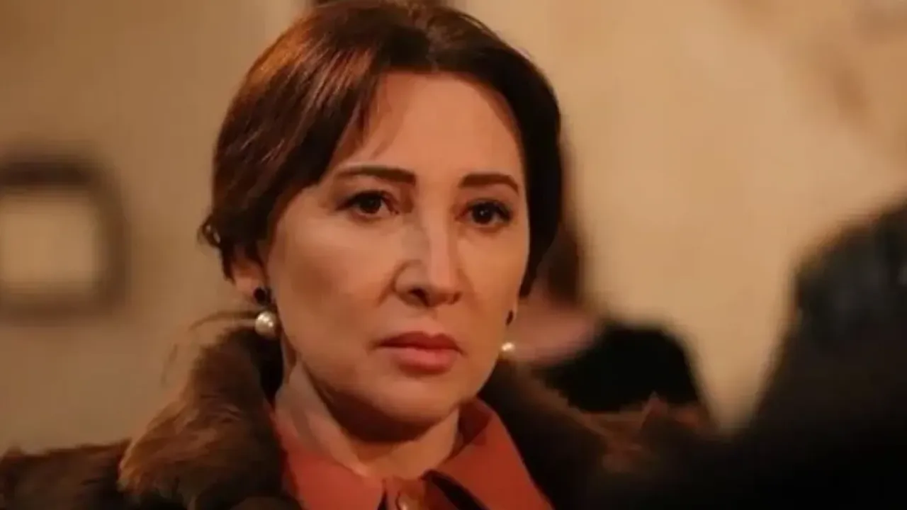 Bir Gece Masalı Handan Kimdir? Aslen Nereli, Kaç Yaşında? Evli Mi? Özel hayatı ve Ayşegül Günay’ın Kariyeri