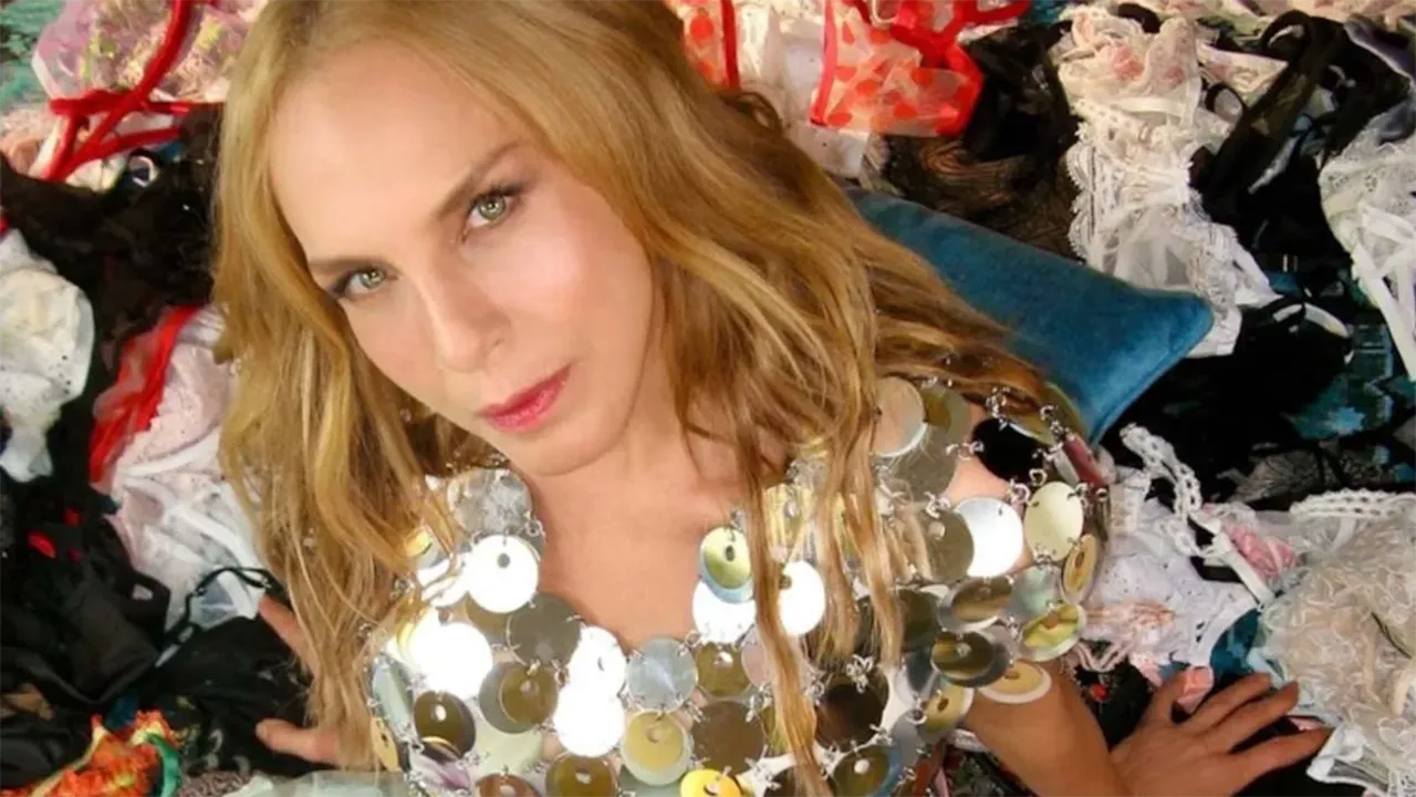 Sertab Erener'i görenler tanıyamadı: Son hali o ünlü ismin ikizi gibi.