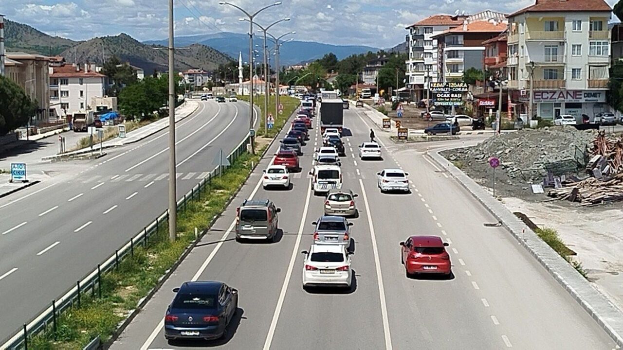 Çorum-Ankara yolunda bayram dönüşü yoğunluğu