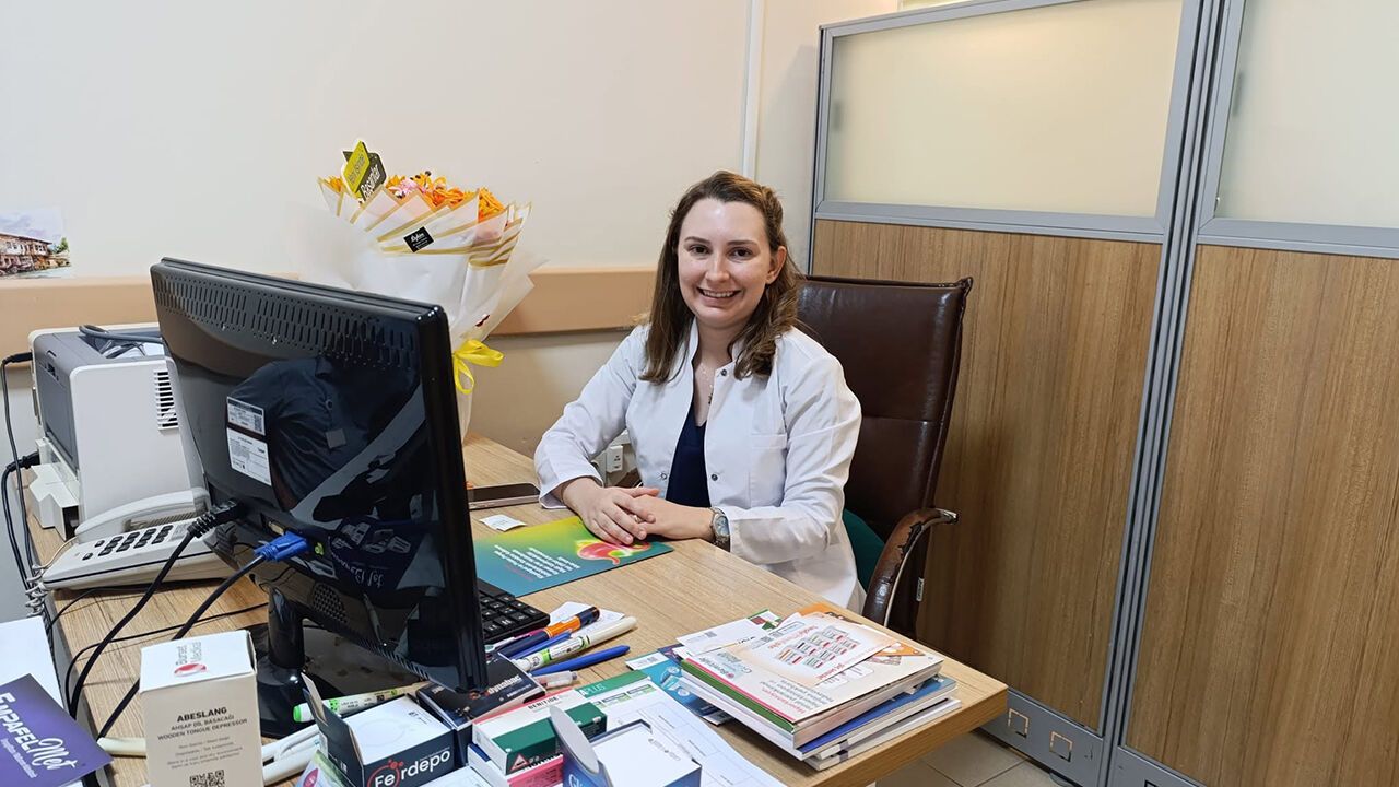 Yeni iç hastalıkları uzmanı görevine başladı