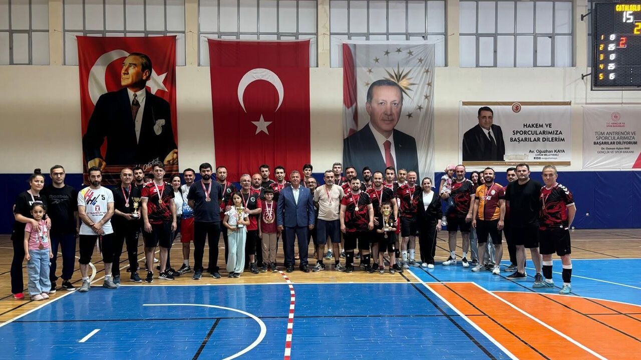 Osmancık'ta Kaymakamlık Kupası Voleybol Turnuvası tamamlandı