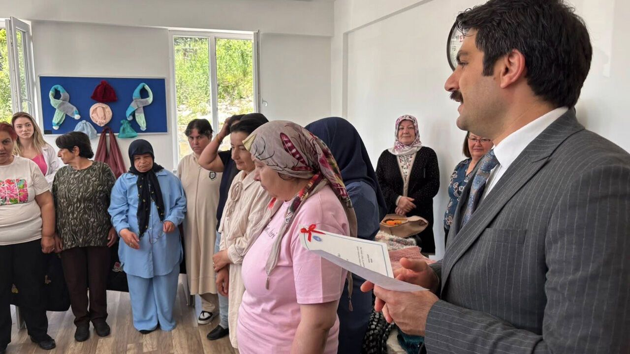 Laçin Halk Eğitimi Merkezi'nden hayat boyu öğrenmeye katkı