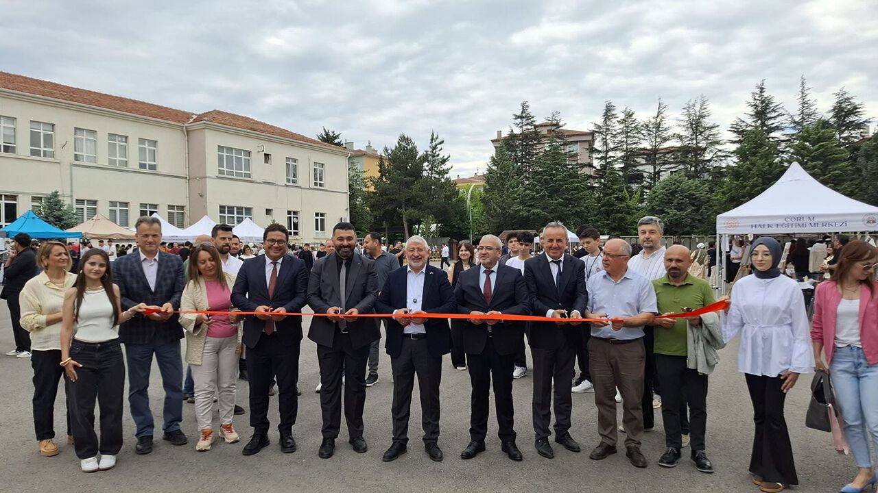 Atatürk Anadolu Lisesi'nde kermes düzenlendi