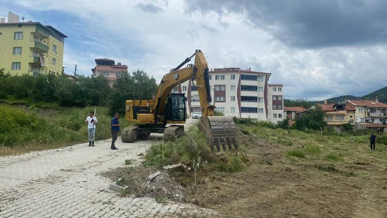 İskilip'te yarı olimpik yüzme havuzu için ilk kazm
