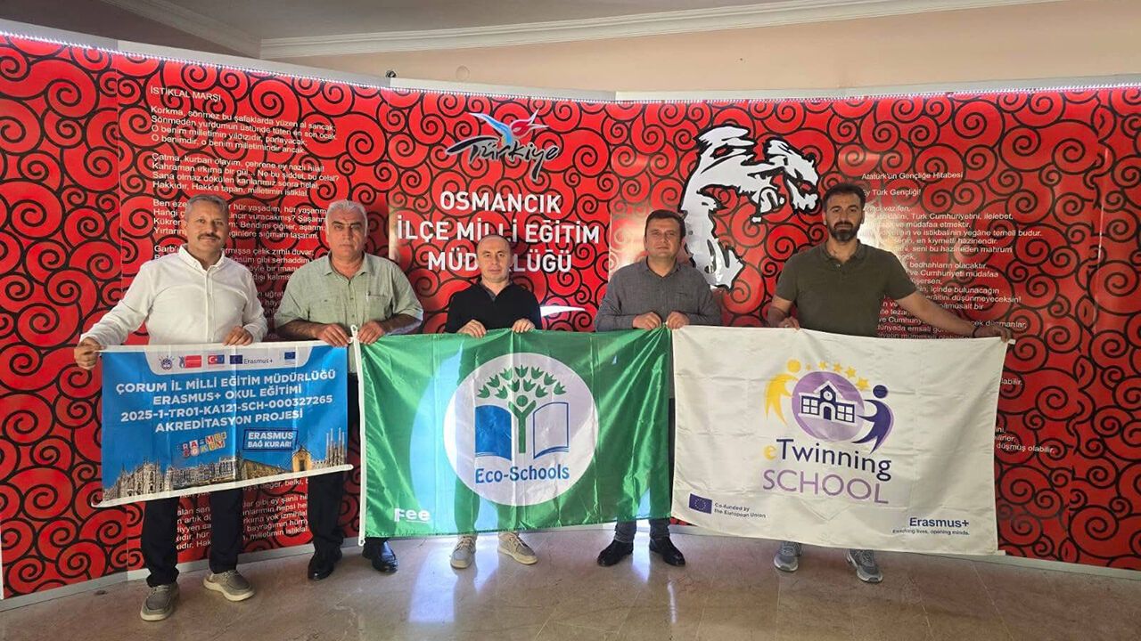 Yeşil Bayrak başarısı gösteren okullar ödüllendirildi
