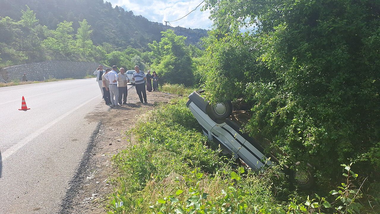 Çorum’da otomobil şarampolde takla attı: 1 yaralı