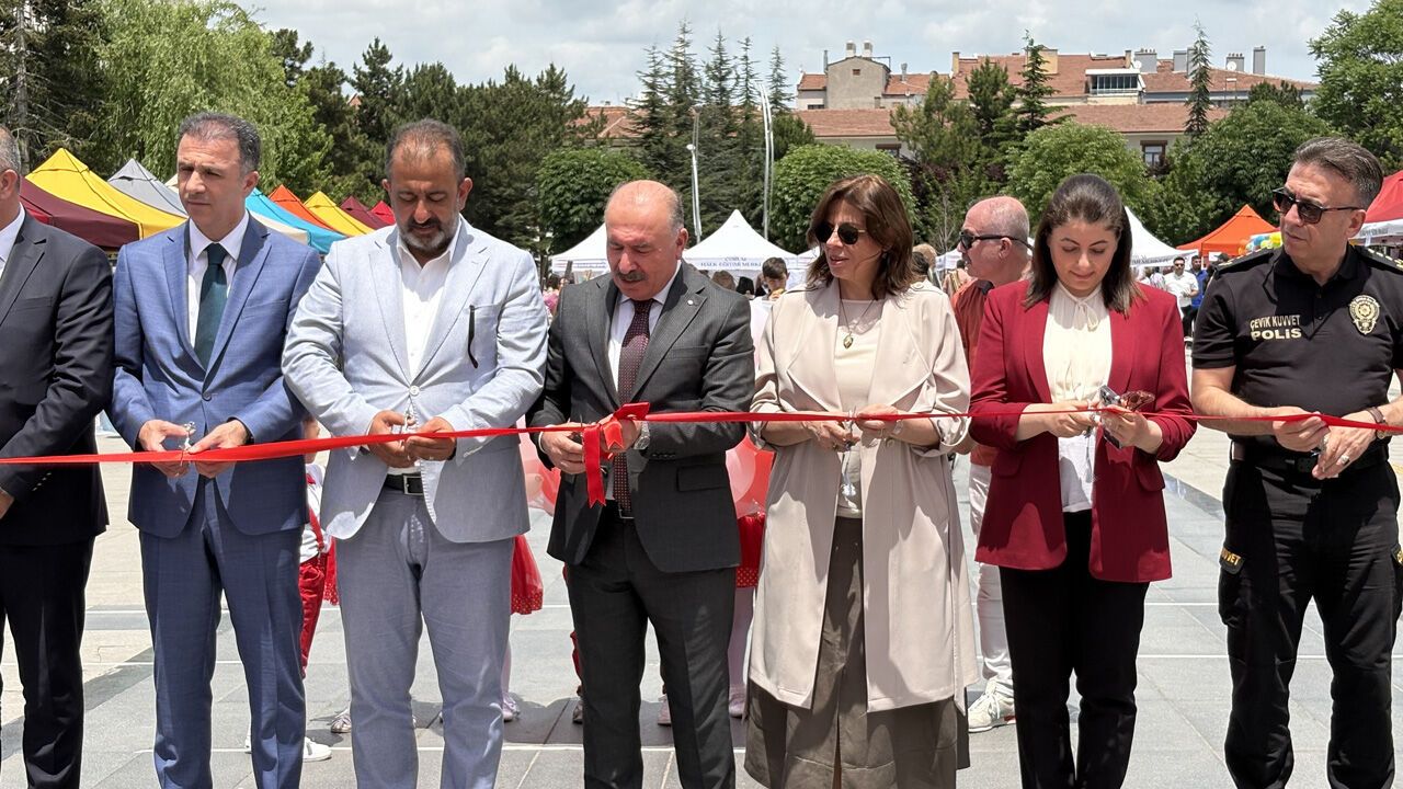 Çorum'da binlerce kursiyerin eserleri sergilendi
