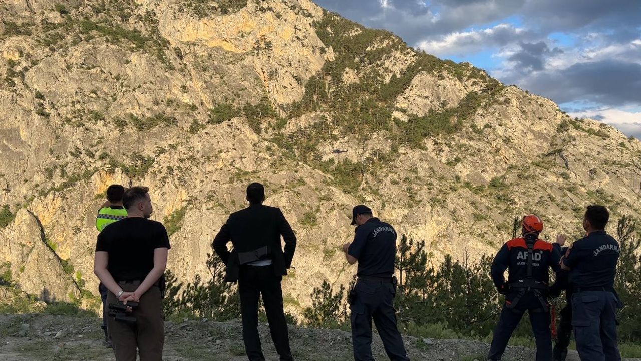 Kargı'da kaybolan vatandaş askeri helikopterle kur