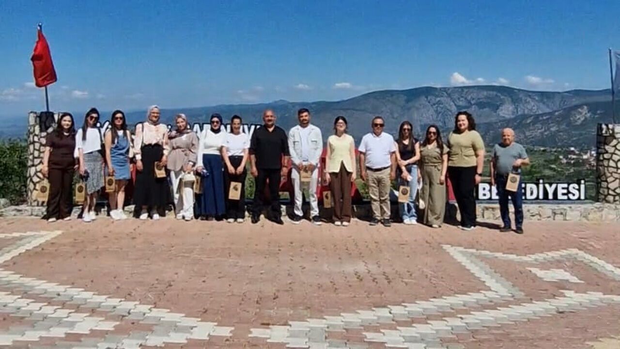 İskilip GSB kız yurdu öğrencilerinden Başkan İsbir’e ziyaret