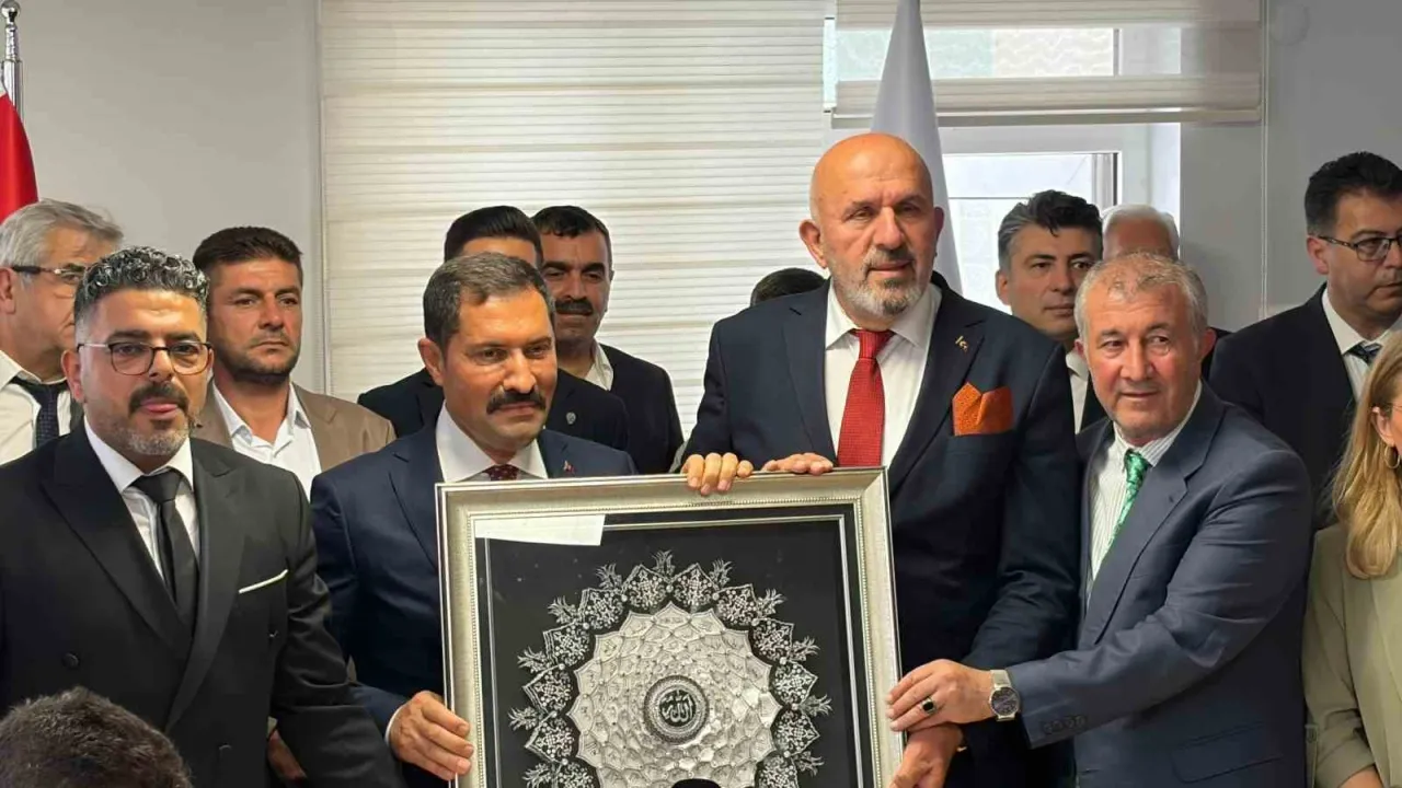 Türkiye Muhtarlar Konfederasyonu yılın valisini aç