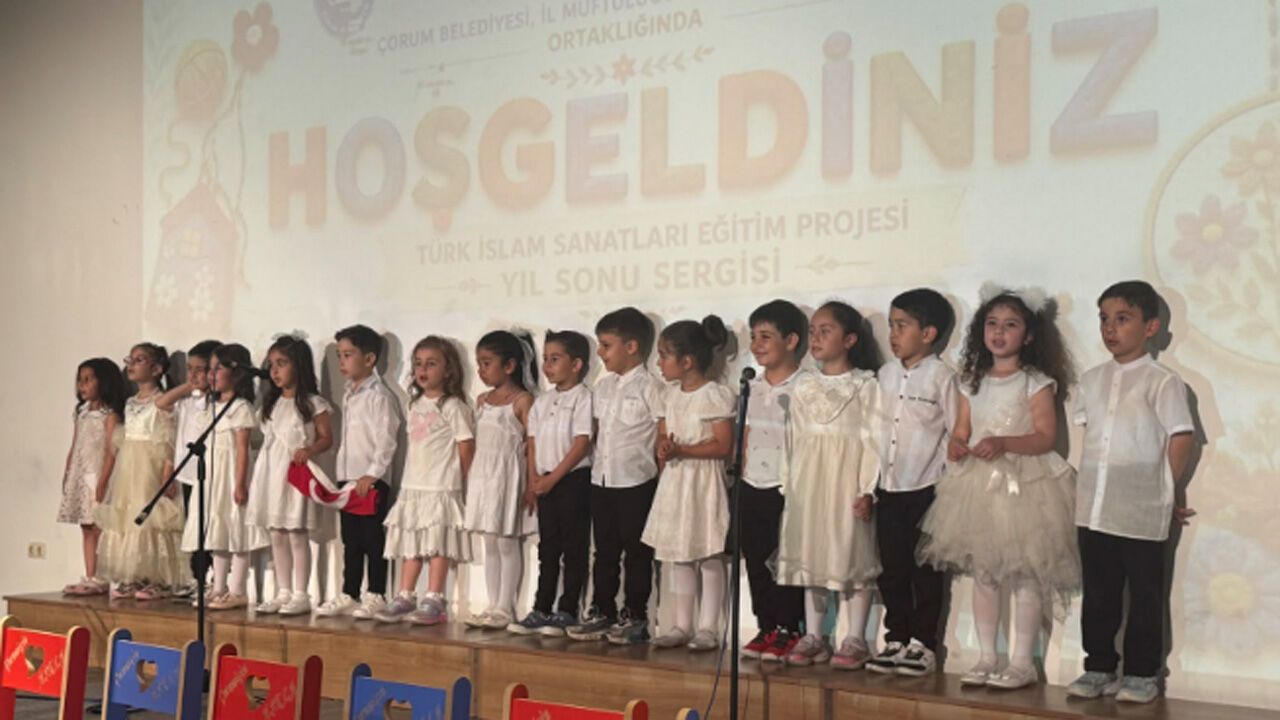 "Küçük Ellerle Büyük Sanatlar" Projesi Sergi ve Konserle Tam