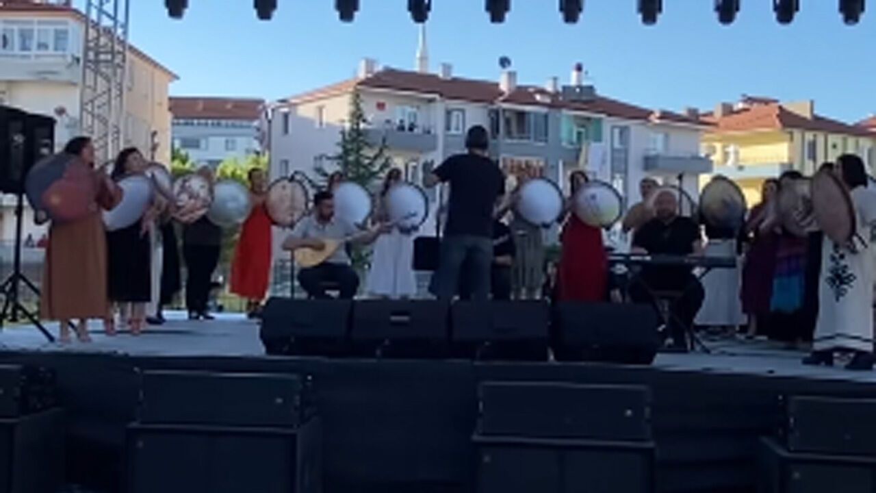 Erbane Grubu performansıyla beğeni topladı