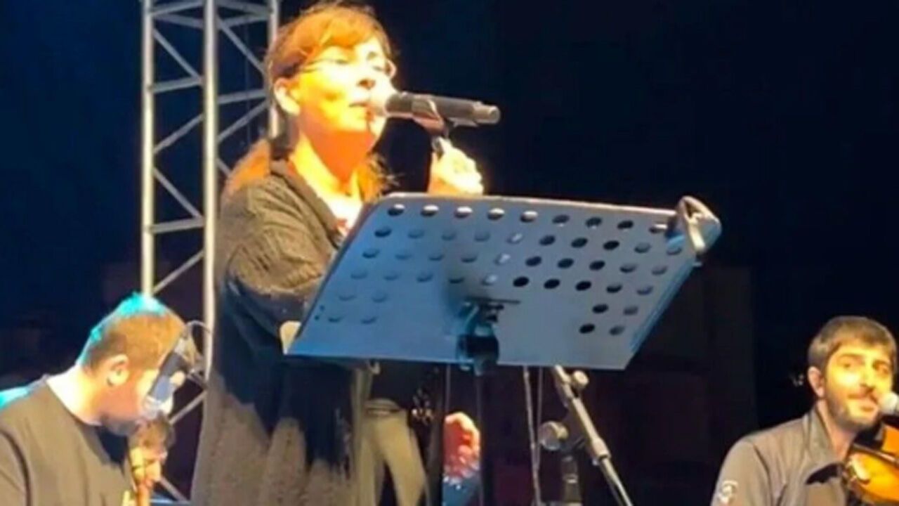İlkay Akkaya Çorum'da sahne aldı
