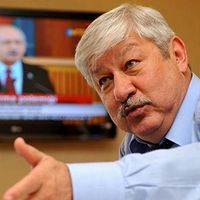 Mustafa Akaydın kimdir?